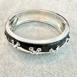 Vintage Silver Tone Cream/Black Enamel With A Criss Cross Design Bangle Bracelet